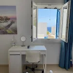 Karras House מלון