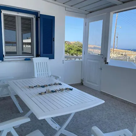 Karras House מלון